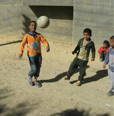 Ägyptische Kinder spielen (c) bp